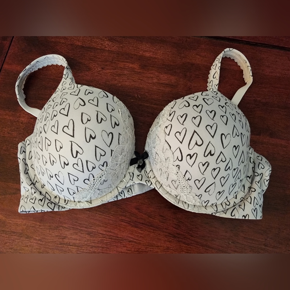 Victoria Secrets Body Perfect Shape Bra size 36D